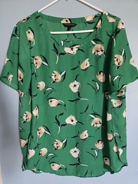 Banana Republic Green Floral Short-Sleeve Top Sz. Medium